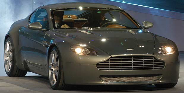 Aston Martin AM V8