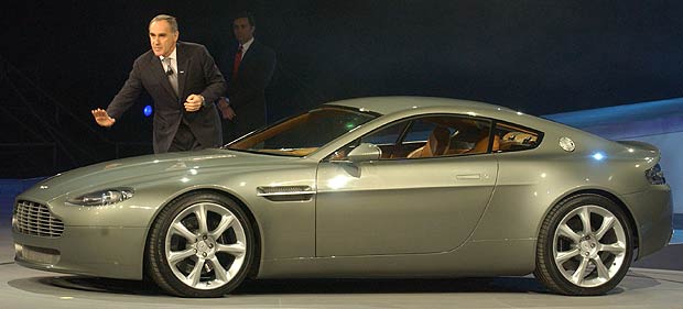 Aston Martin AM V8