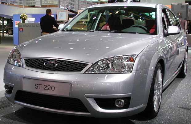 Ford Mondeo ST220.